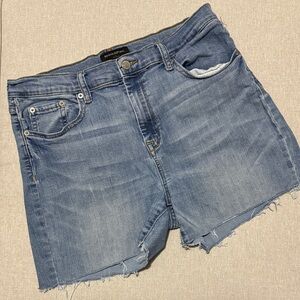 Banana Republic Factory-Denim Shorts-Sz 30/10-70% Cotton-Raw Hem-Light Wash-EUC